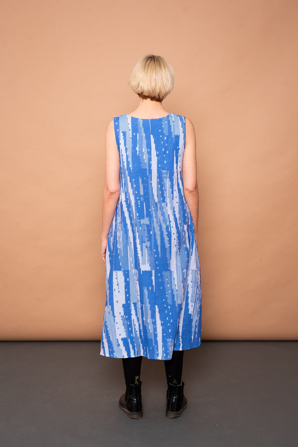 YYULI – Weites Kleid ‚Stripy Bits‘ aus Musslin