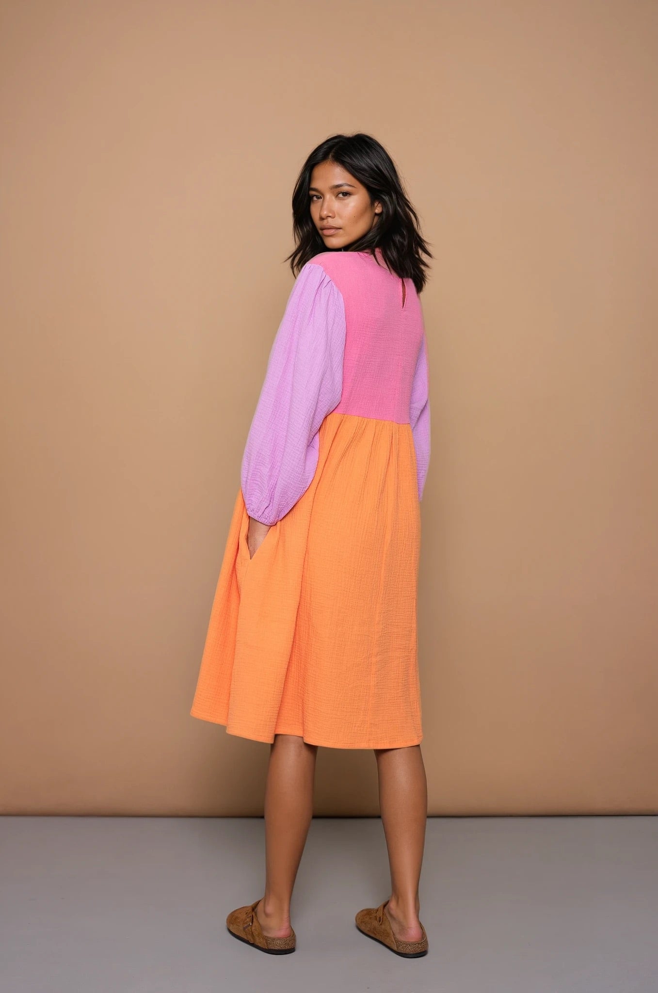 PRE-ORDER – YYULI – Midi-Kleid Colour Blocking