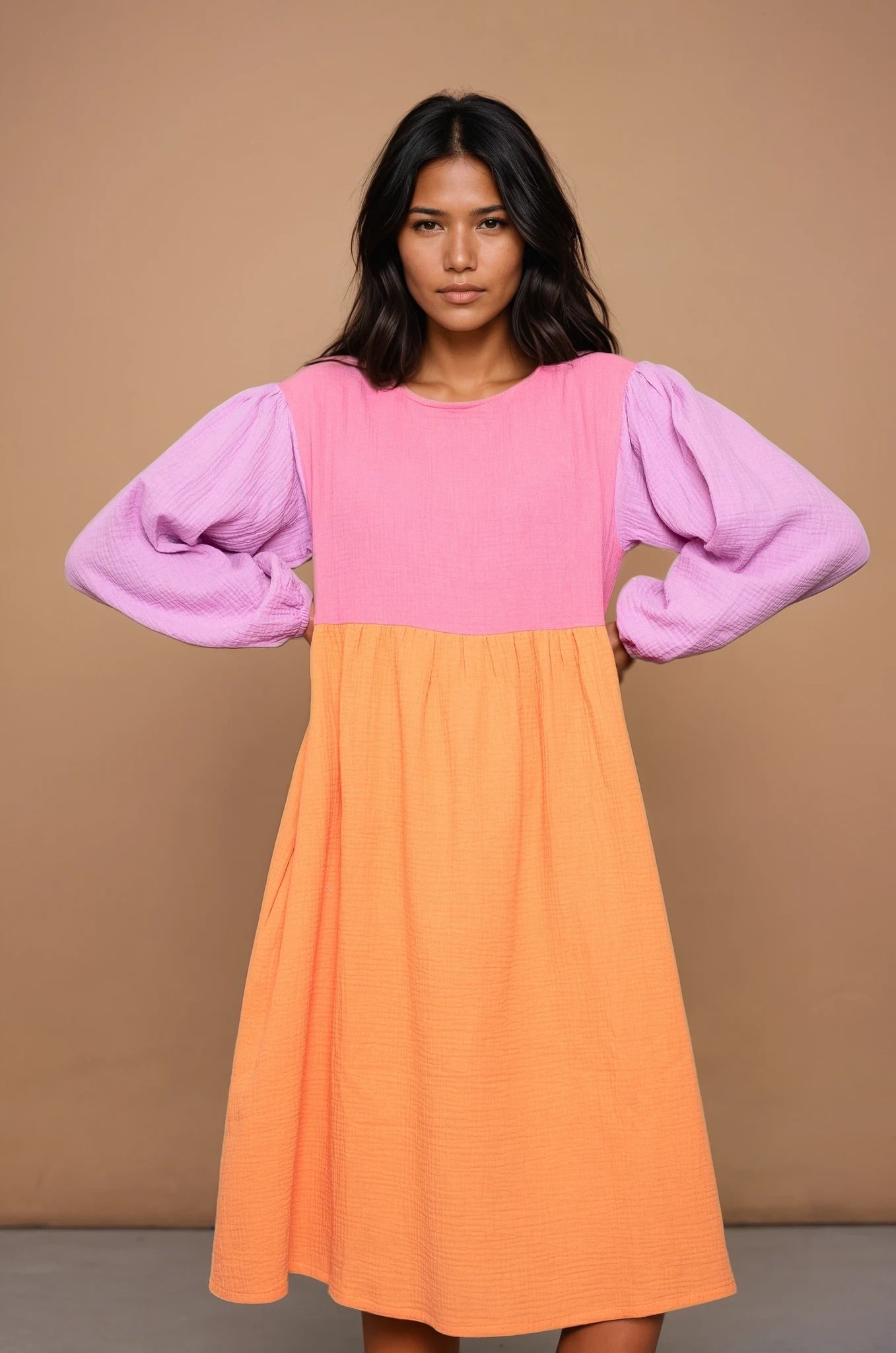 PRE-ORDER – YYULI – Midi-Kleid Colour Blocking