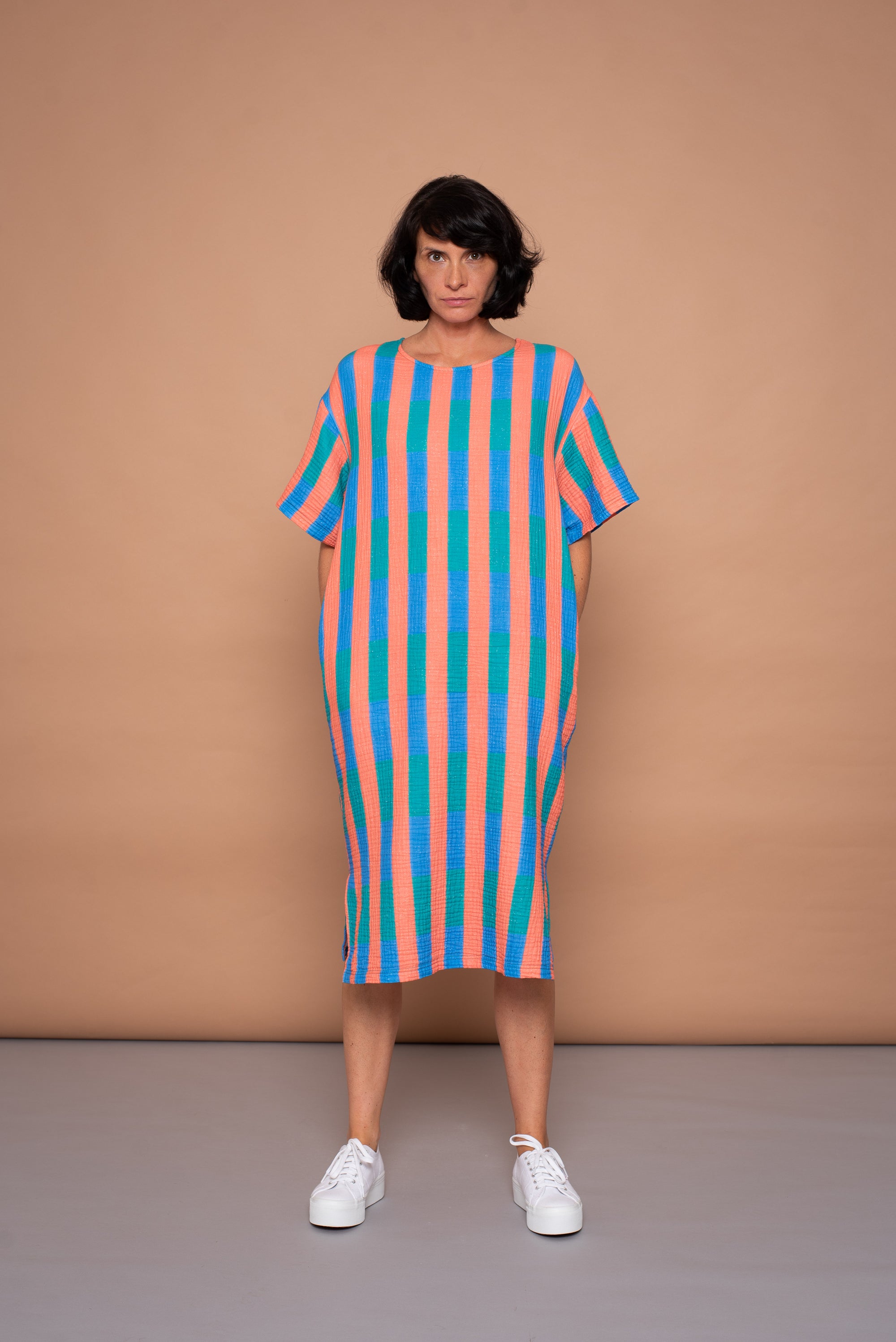 YYULI – Oversized Midi-Kleid ‚Square Dance‘