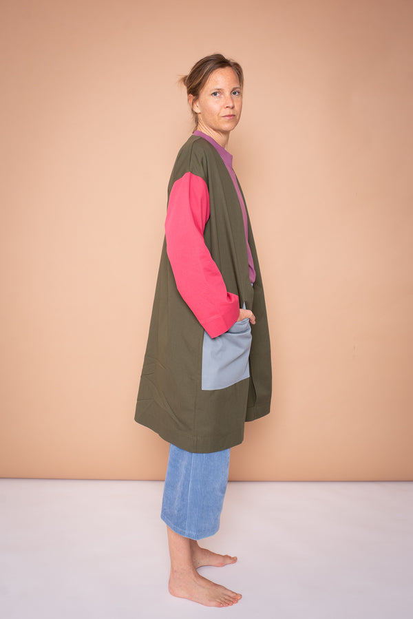 YYULI – leichter Oversized-Mantel – Colour Blocking Olive & Pink